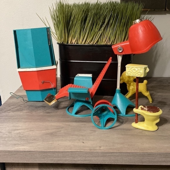 Lot of PENNY BRITE DOLL DELUXE READING CORPORATION VINTAGE BEAUTY PARLOR - Picture 9 of 16